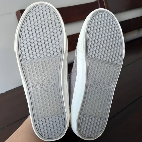 Sneakers - Picture 4 of 5